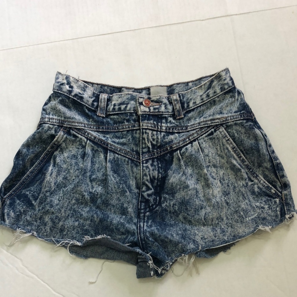 Britttania Vintage High Rise Mom Jean Shorts 27